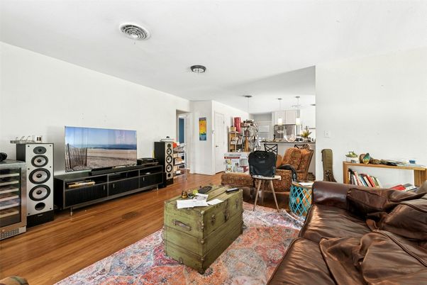 Interior, Kitchen, Living room, Pendant Lights, Wood Texture Flooring