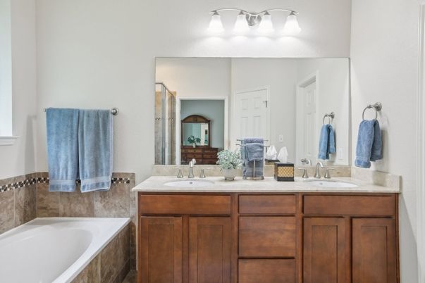 Bathroom, Dual Sink Vanities, Interior