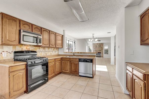 Chandelier, Interior, Kitchen