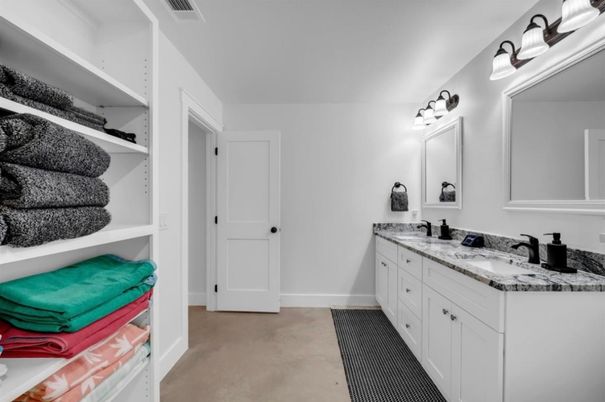 Bathroom, Dual Sink Vanities, Interior