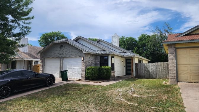Attached, Exterior, Facade, Solar Panels, Ranch