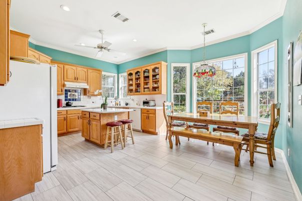 Dining room, Interior, Kitchen, Pendant Lights, Recessed Lighting, Wood Texture Flooring