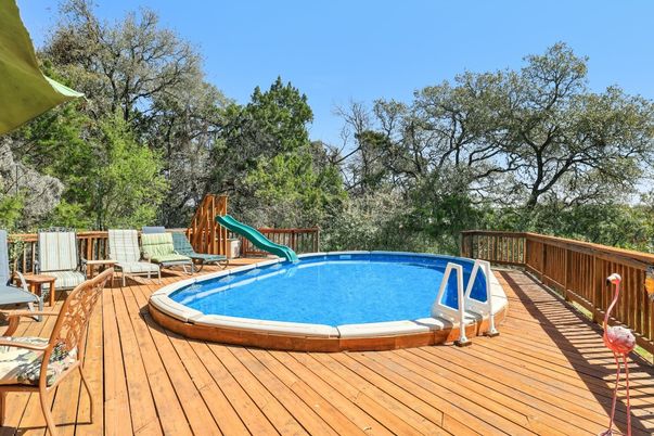 Exterior, Playground, Pool