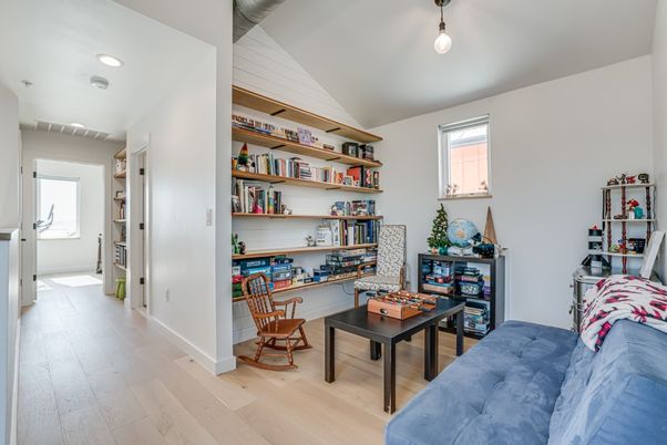 Interior, Pendant Lights, Recessed Lighting, Wood Texture Flooring