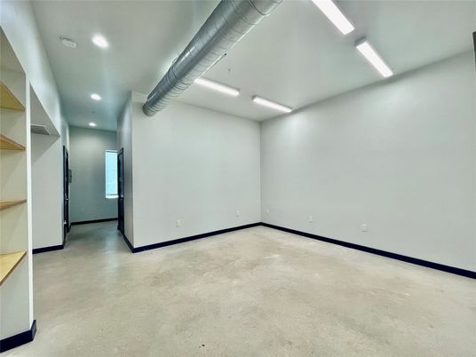 Empty room, Interior, Recessed Lighting