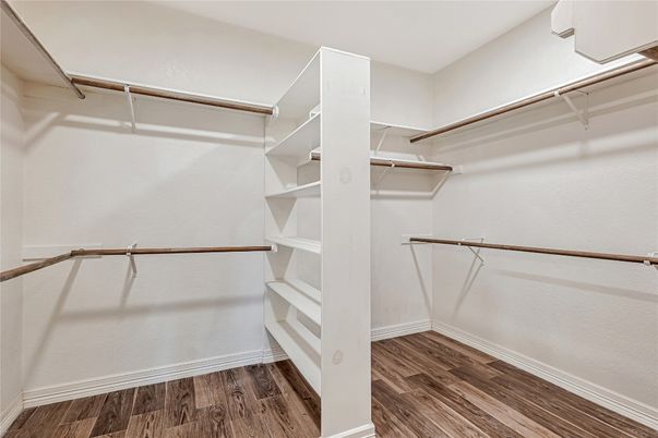 Interior, Walk-in Closets, Wood Texture Flooring