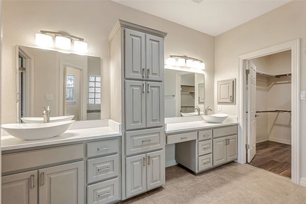Bathroom, Dual Sink Vanities, Interior, Wood Texture Flooring