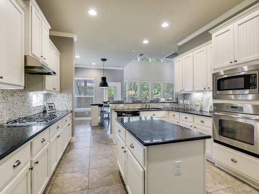 Dining room, Interior, Kitchen, Pendant Lights, Recessed Lighting, Stainless Steel Appliances