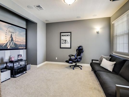 Home Office, Interior