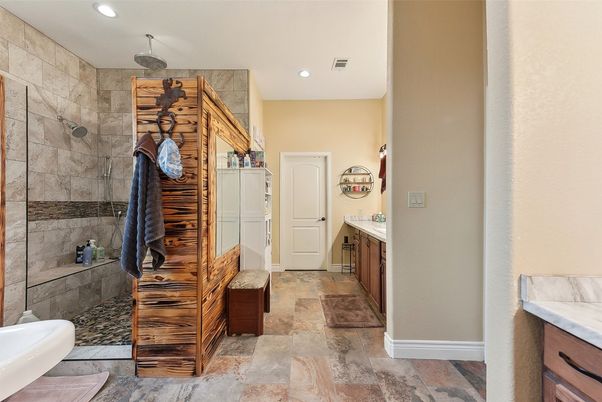 Bathroom, Interior, Recessed Lighting