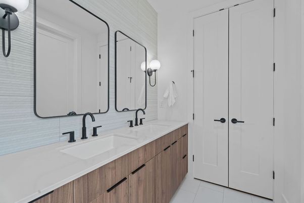 Bathroom, Dual Sink Vanities, Interior