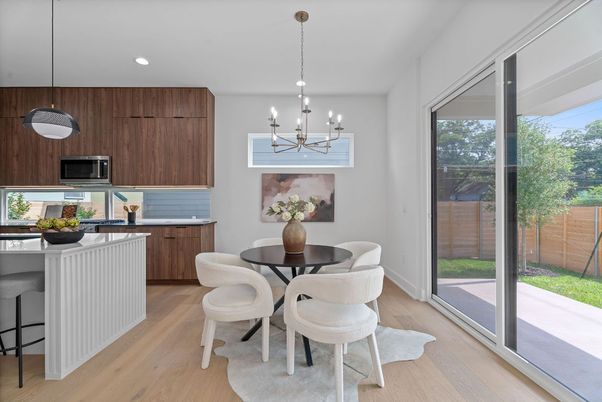 Chandelier, Dining room, Interior, Kitchen, Pendant Lights, Recessed Lighting, Wood Texture Flooring