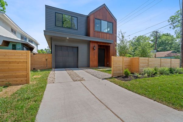Attached, Exterior, Facade, Modern