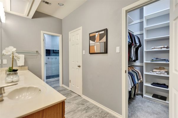 Interior, Walk-in Closets, Wood Texture Flooring