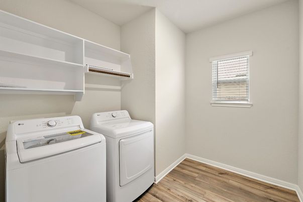 Interior, Utility Closets, Washer, Wood Texture Flooring
