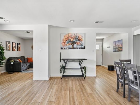 Interior, Recessed Lighting, Wood Texture Flooring