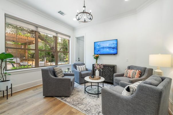 Interior, Living room, Pendant Lights, Recessed Lighting, Wood Texture Flooring