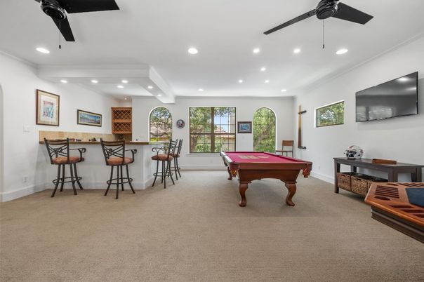 Billiard Table, Game Room, Interior, Recessed Lighting