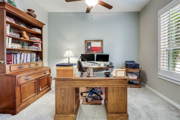 Home Office, Interior