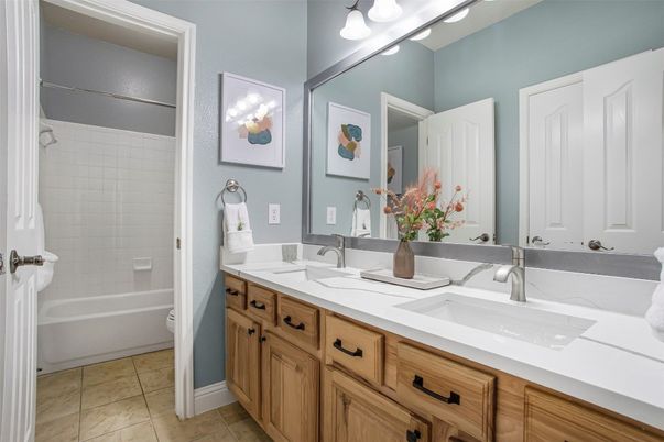 Bathroom, Dual Sink Vanities, Interior