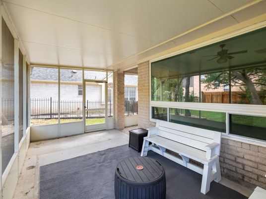 Interior, Sun Room, Water