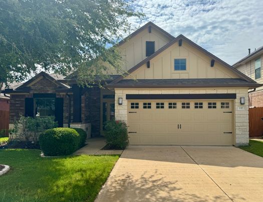 Attached, Exterior, Facade, American Craftsman