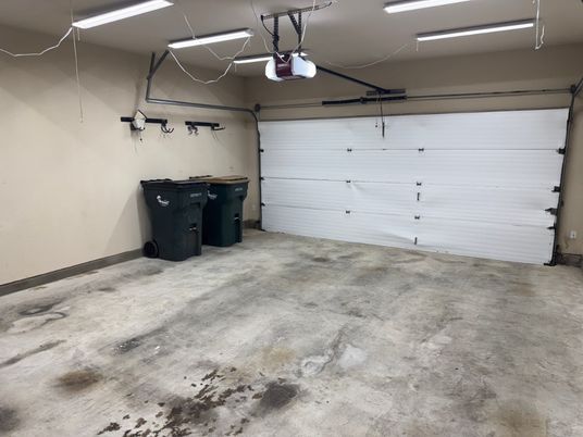 Garage, Interior