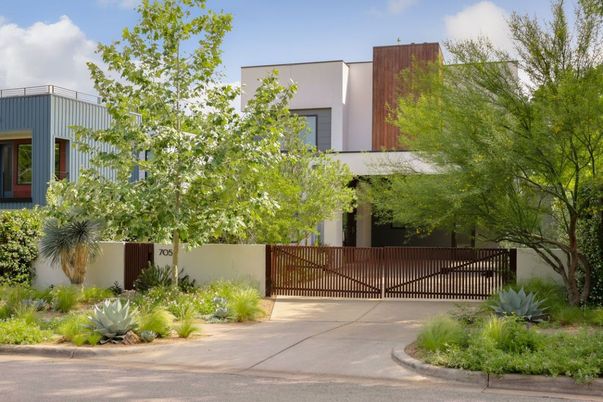 Exterior, Facade, Modern