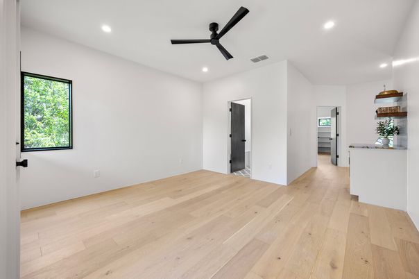Empty room, Interior, Recessed Lighting, Wood Texture Flooring