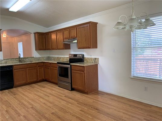 Chandelier, Interior, Kitchen, Wood Texture Flooring