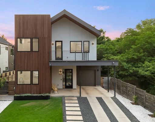 Backyard, Exterior, Facade, Modern