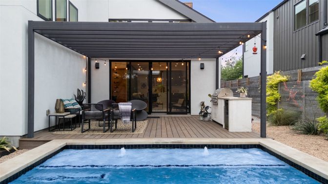 Exterior, Pool