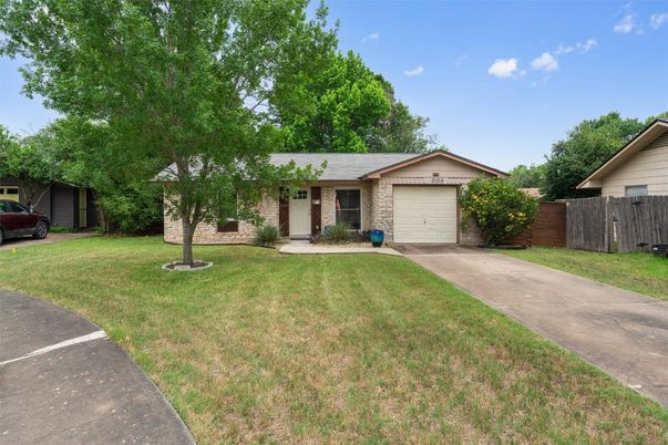 Attached, Exterior, Facade, Brick Facade, Ranch