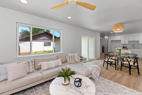 Chandelier, Dining room, Interior, Kitchen, Living room, Recessed Lighting, Wood Texture Flooring
