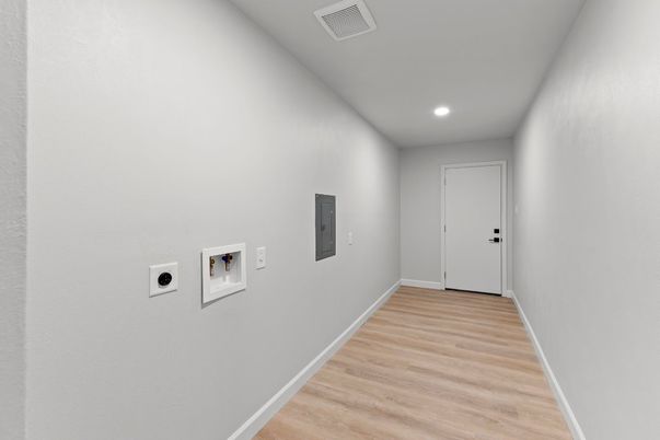 Interior, Recessed Lighting, Wood Texture Flooring