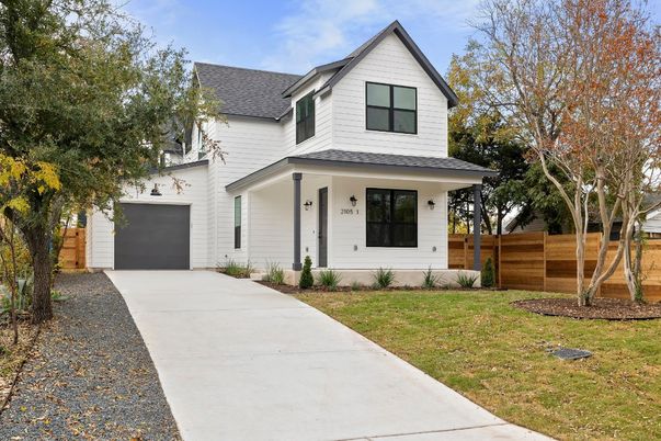 Attached, Exterior, Facade, Farmhouse