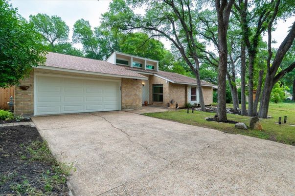 Attached, Exterior, Facade, Brick Facade, Ranch