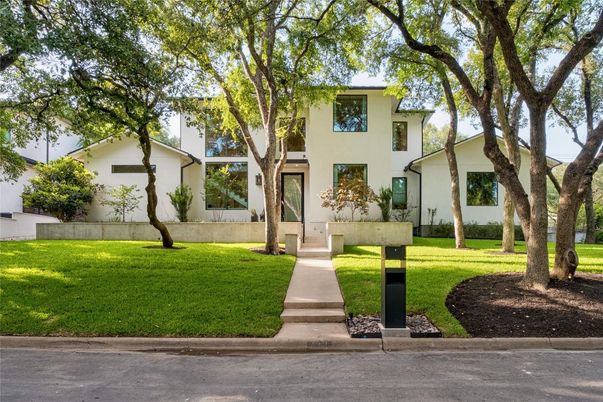 Backyard, Exterior, Facade, French Provincial