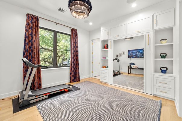 Fitness Equipment, Interior, Recessed Lighting, Wood Texture Flooring