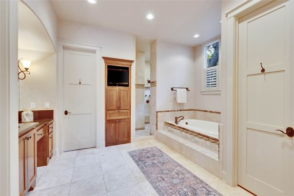 Bathroom, Interior, Recessed Lighting