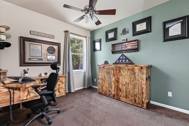 Home Office, Interior