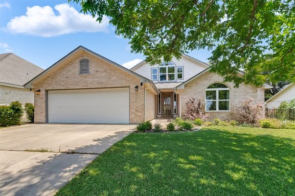 Attached, Exterior, Facade, Brick Facade, Ranch