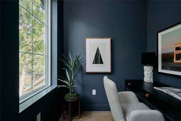 Home Office, Interior