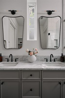 Bathroom, Dual Sink Vanities, Interior