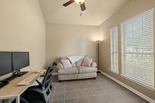 Home Office, Interior