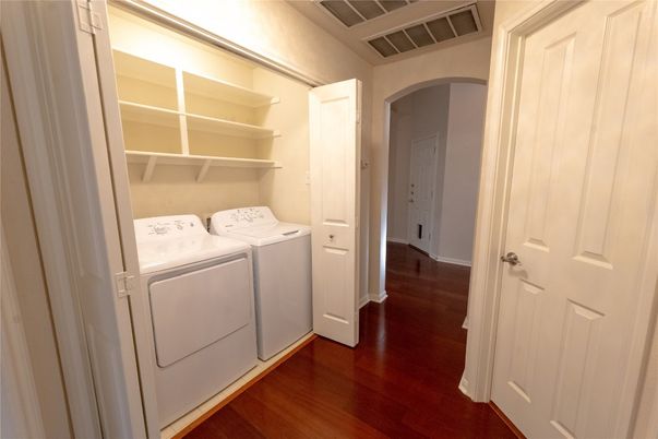 Interior, Utility Closets, Washer, Wood Texture Flooring