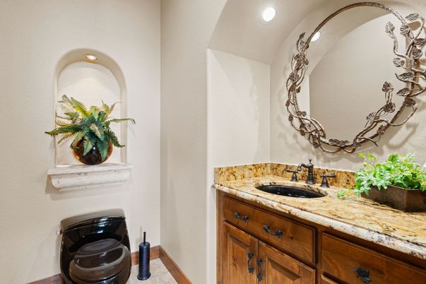 Bathroom, Interior, Recessed Lighting