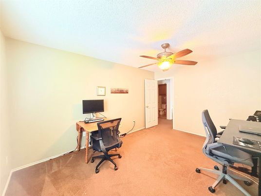 Home Office, Interior