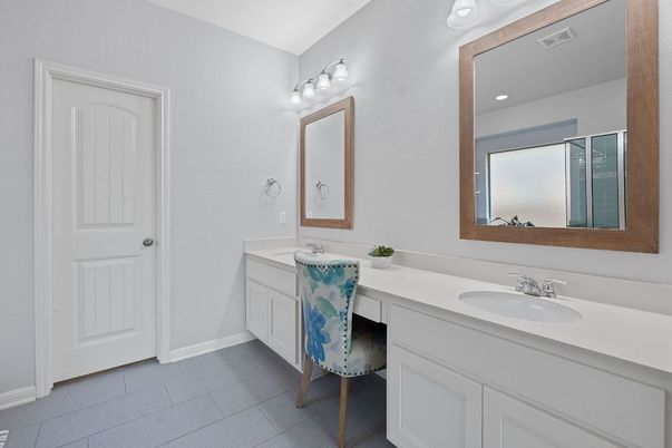 Bathroom, Dual Sink Vanities, Interior, Recessed Lighting