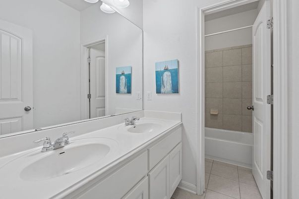 Bathroom, Dual Sink Vanities, Interior